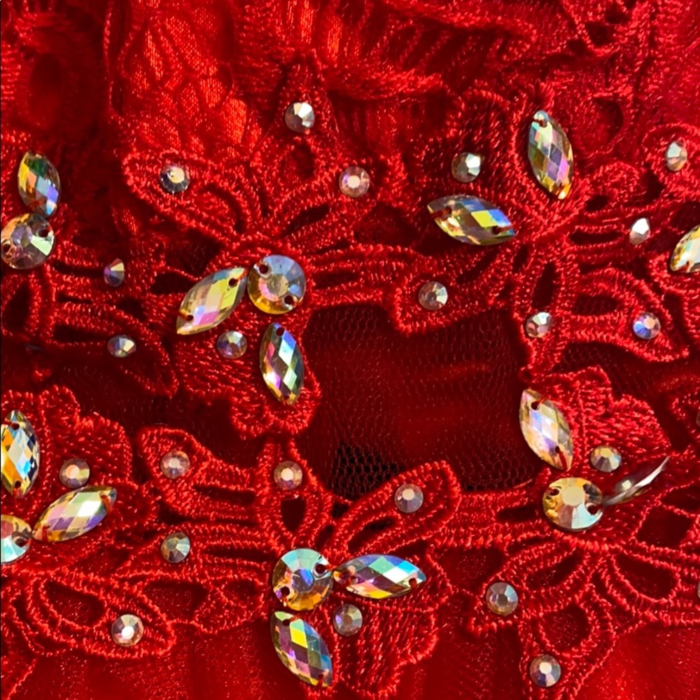 Red dress - Picture 3 of 4